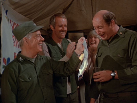 Still from the M*A*S*H episode Settling Debts showing Colonel Potter, B.J., Margaret, and Charles