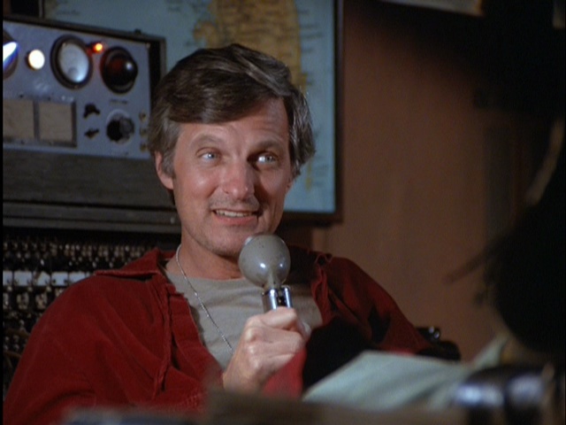 Still from the MASH episode No Laughing Matter.