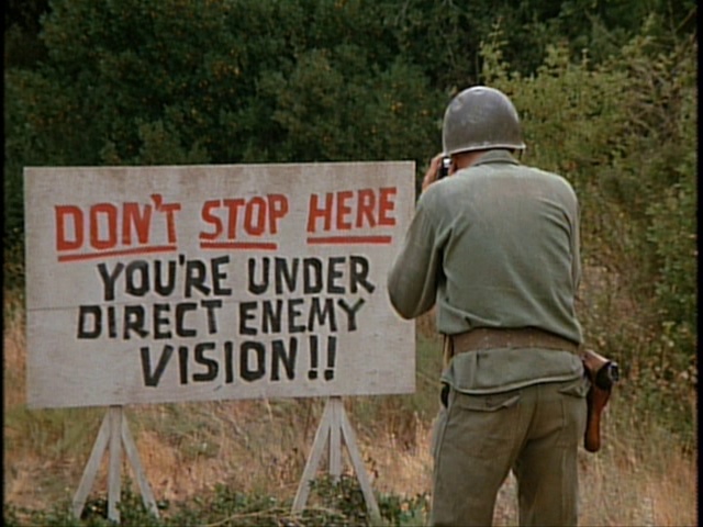 Still from the MASH episode Of Moose and Men showing Frank.