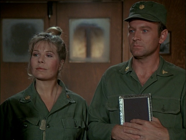 Still from the MASH episode I Hate a Mystery showing Margaret and Frank