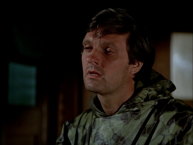 Still from the MASH episode Dr. Pierce and Mr. Hyde showing Hawkeye.